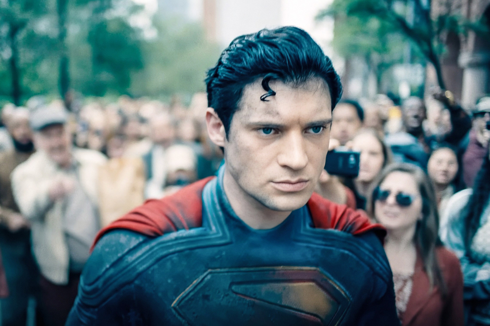 David Corenswet Ungkap Cedera Memar Terparah Saat Adegan Terbang di Film Superman